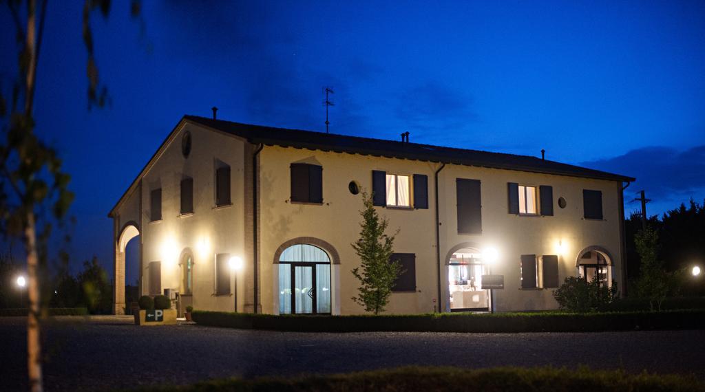 Agriturismo Il Mondo Guest House Parma Bagian luar foto