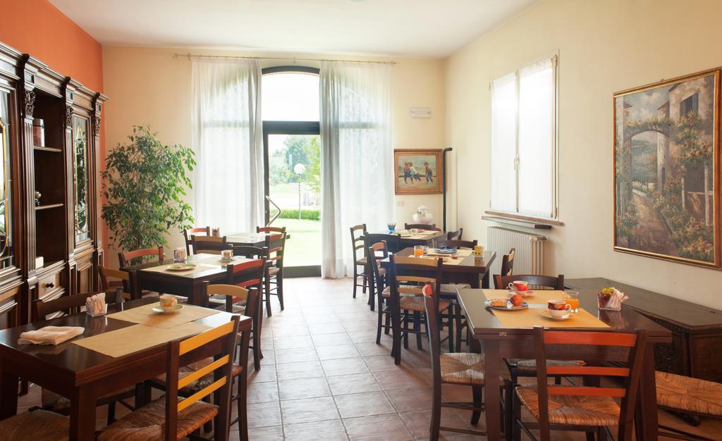 Agriturismo Il Mondo Guest House Parma Bagian luar foto