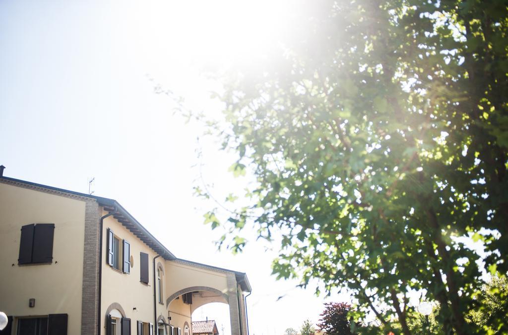 Agriturismo Il Mondo Guest House Parma Bagian luar foto