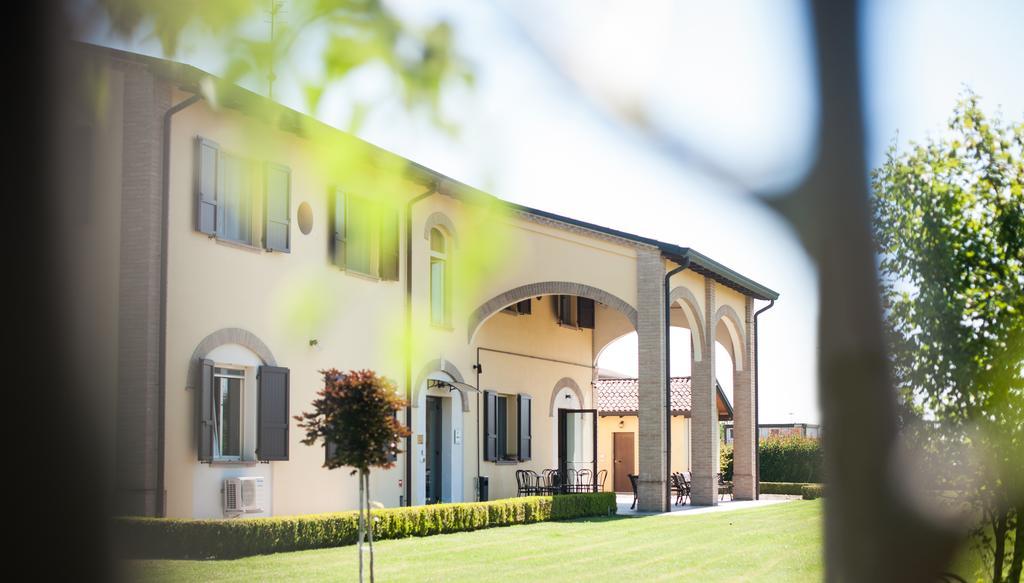 Agriturismo Il Mondo Guest House Parma Bagian luar foto